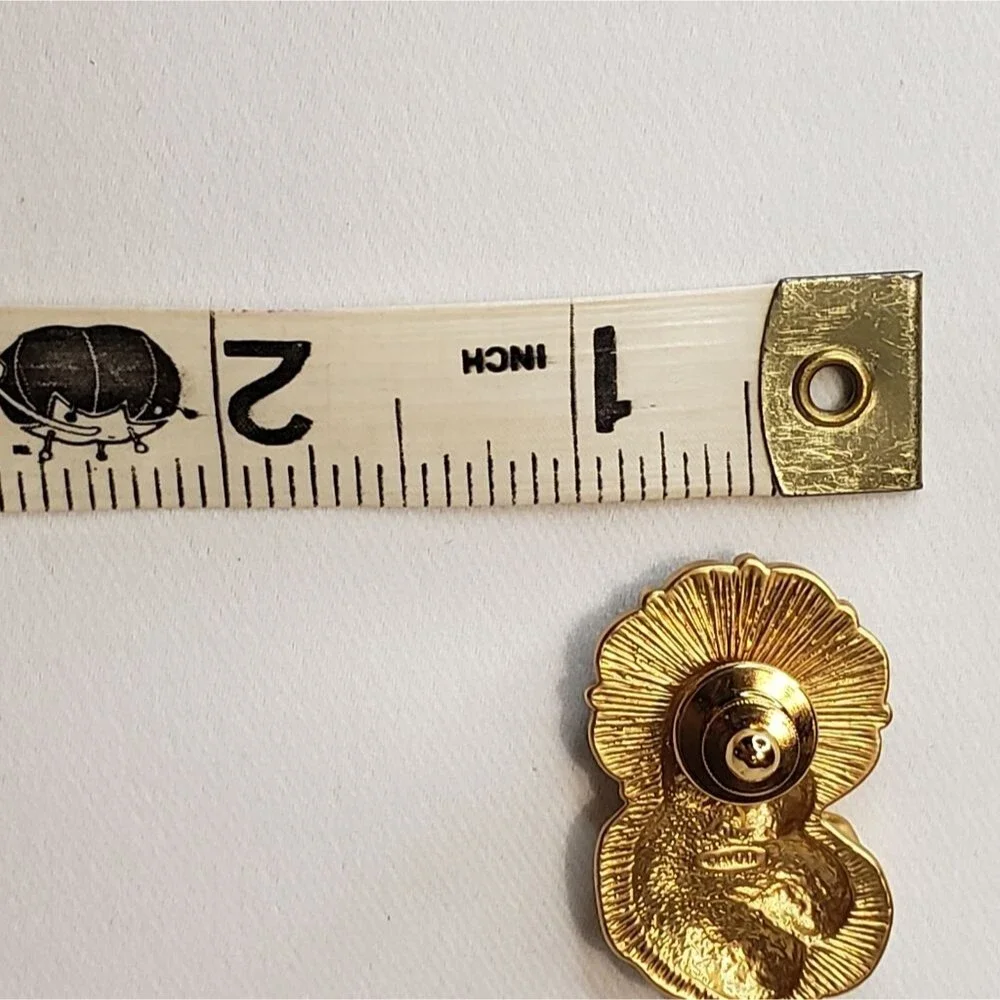 Mary and baby Jesus Pin Brooch